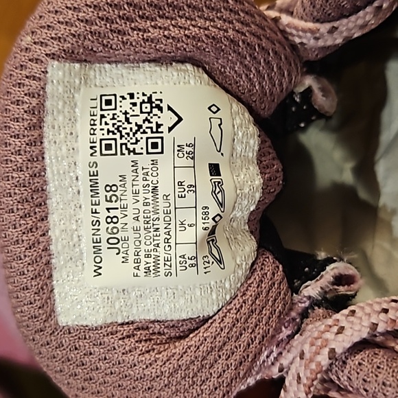 New Women's Merrell Sneakers - Picture 5 of 7